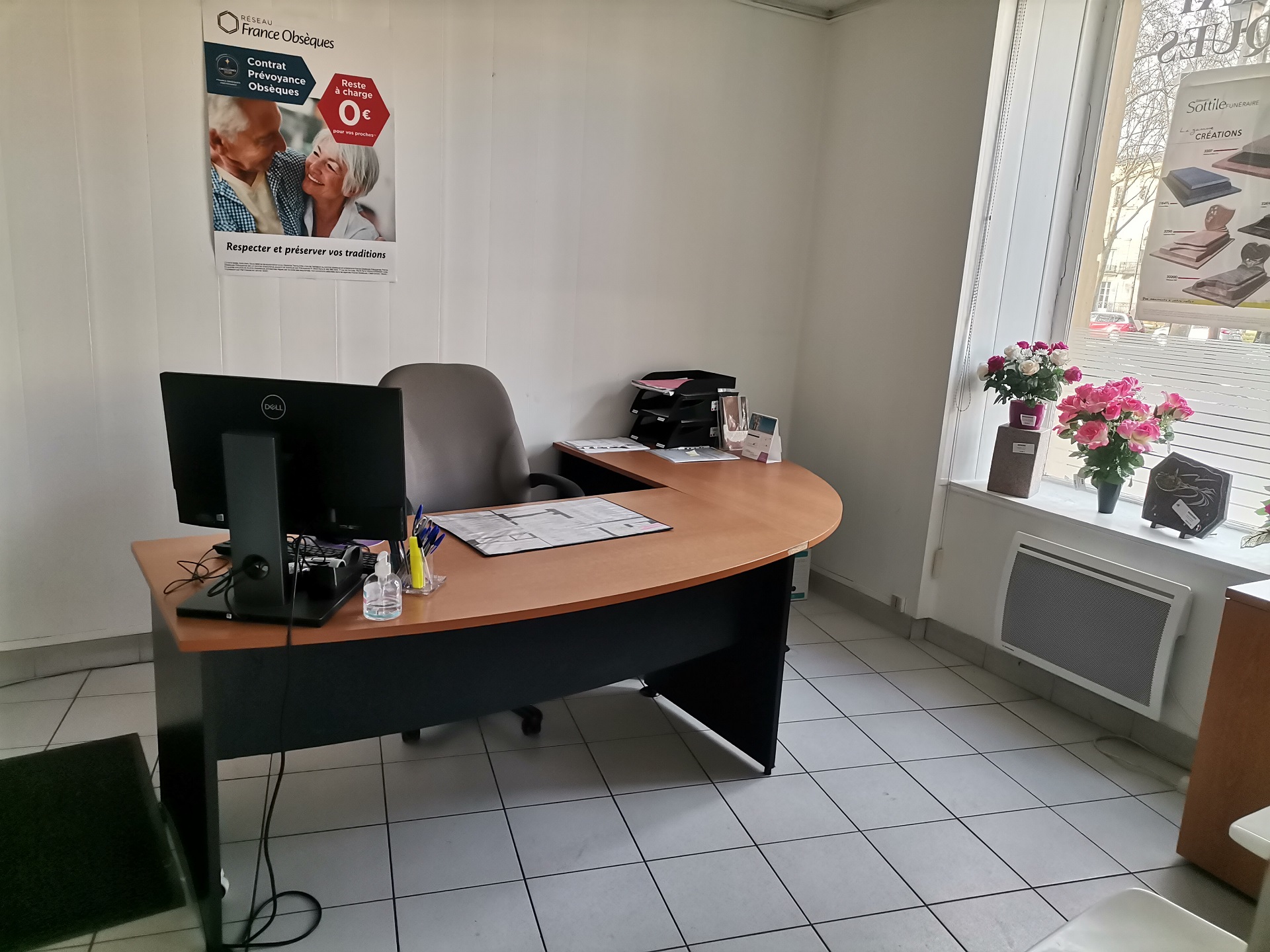 Bureau de l'agence de Pompes funèbres Cunault à Versailles