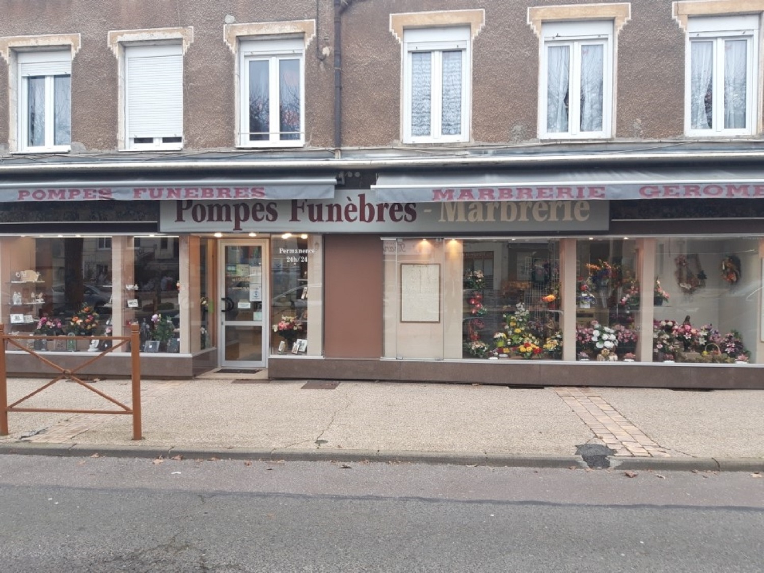 Extérieur de l'agence Pompes funèbres Géromet à Montchanin