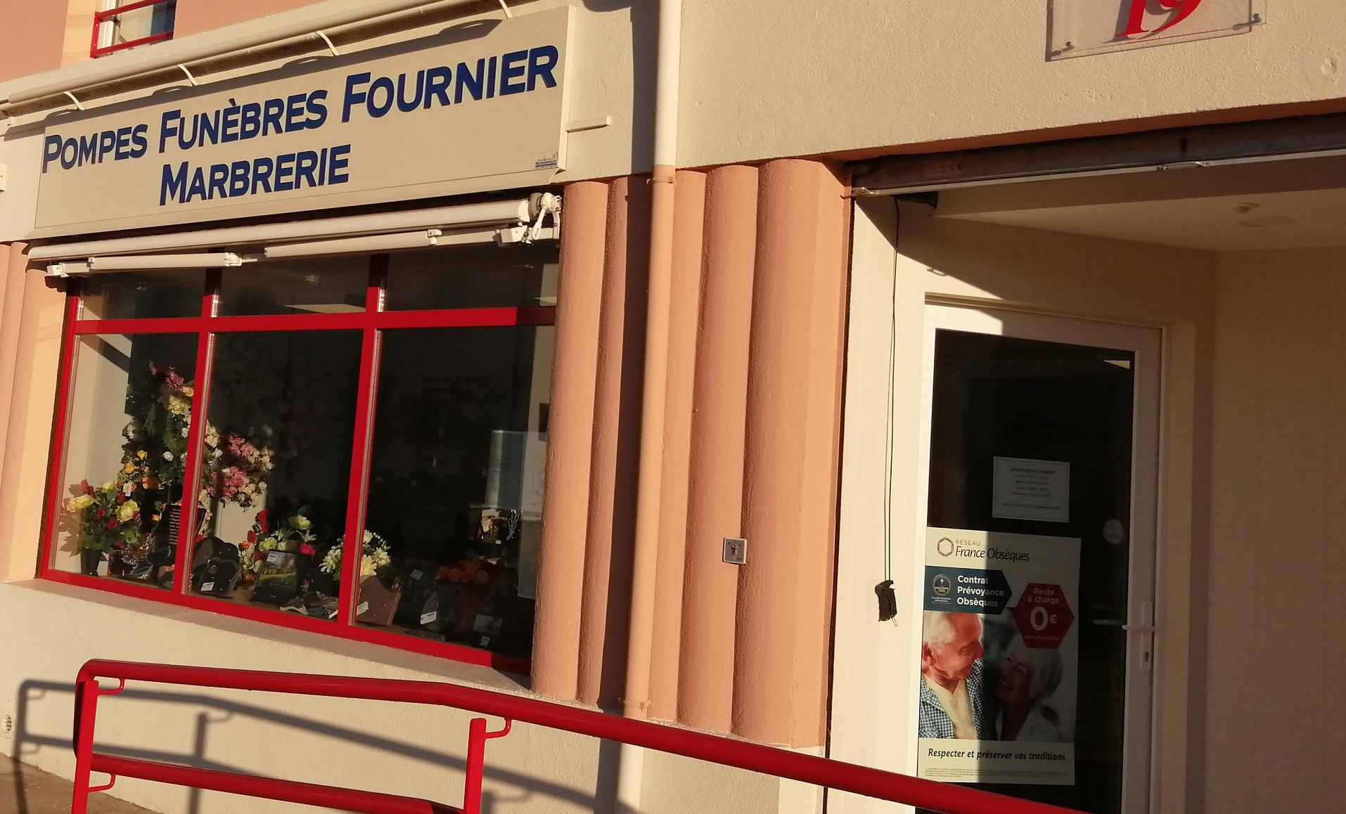 France-Obseques-Pompes-funebres-Fournier-Eloyes-Facade